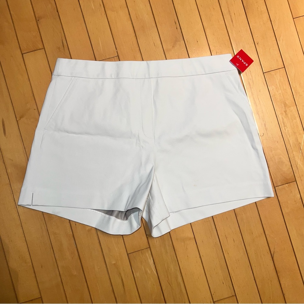 High Waist White Shorts with Textured Fabric